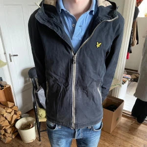Lyle scott jacka  - Helt okej skick, storlek M