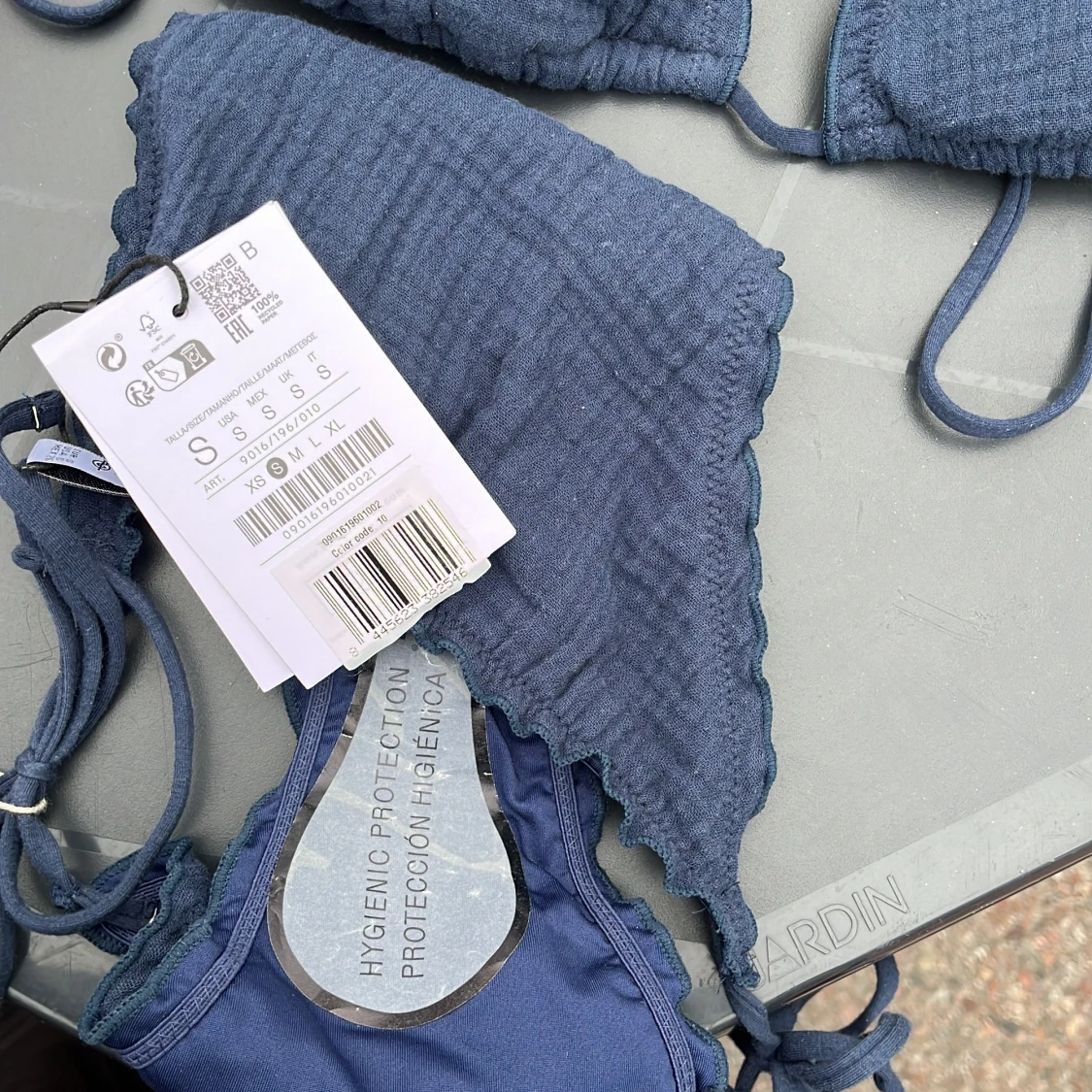 Oanvänd marinblå bikini - 1