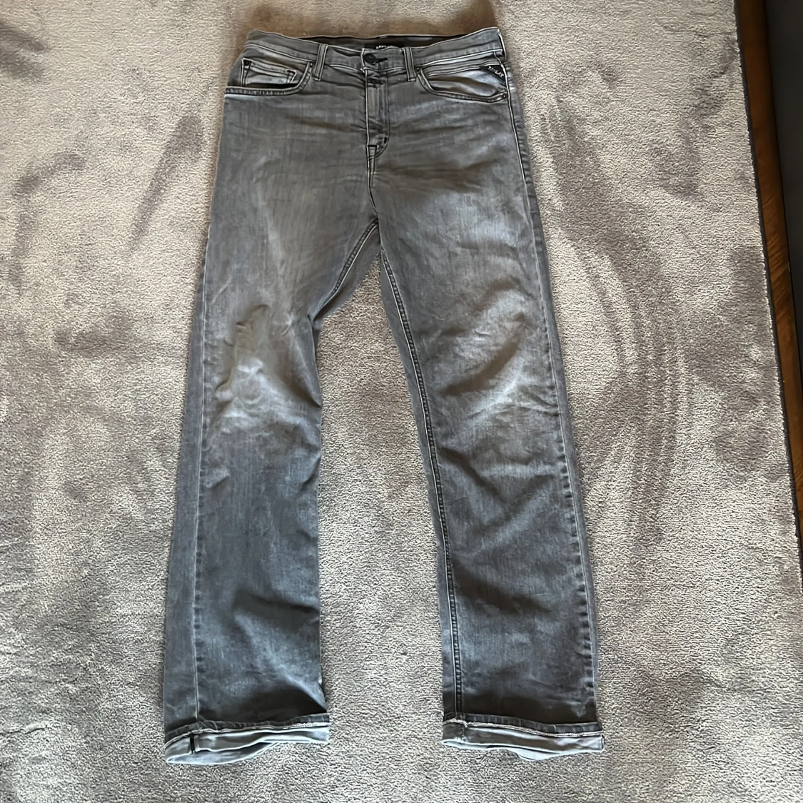 Grå jeansbyxor från Replay - 1