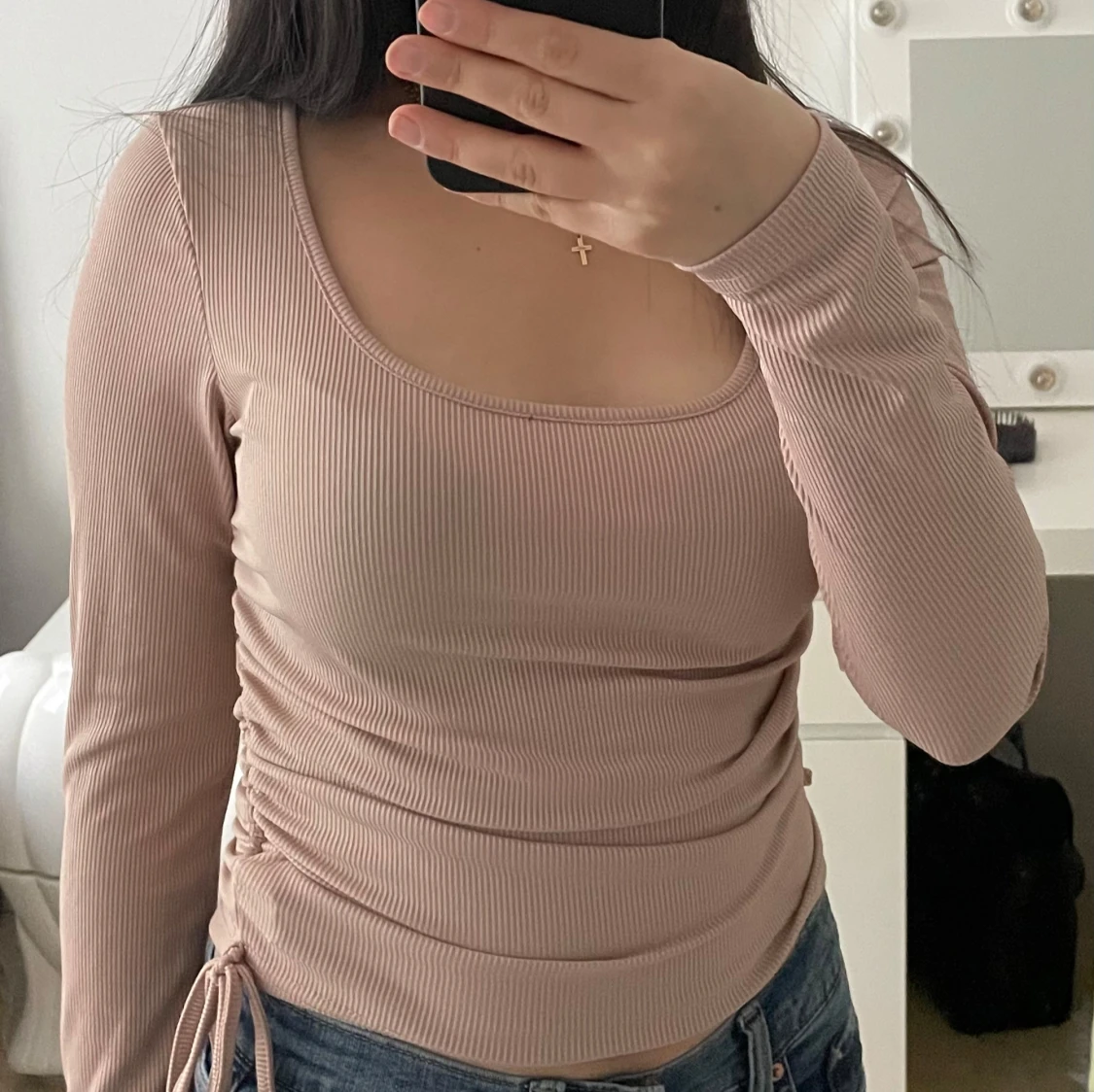 Beige ribbad långärmad topp