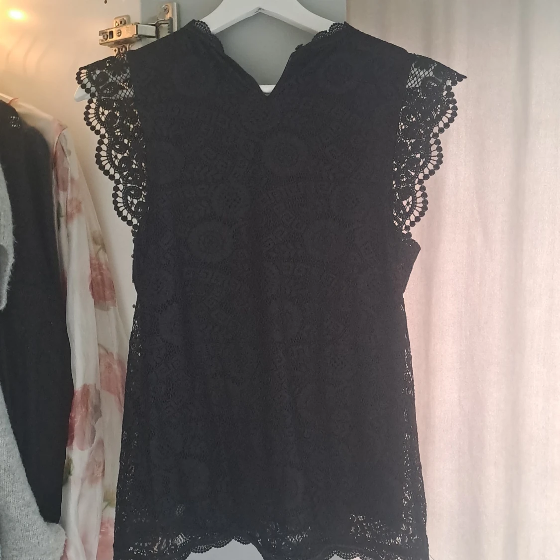 Svart spetsblus från Pieces - 1