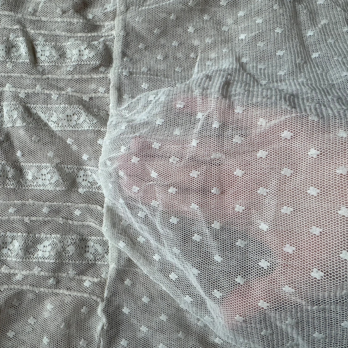 Vintage Vit spetsblus med prickigt mönster - 4