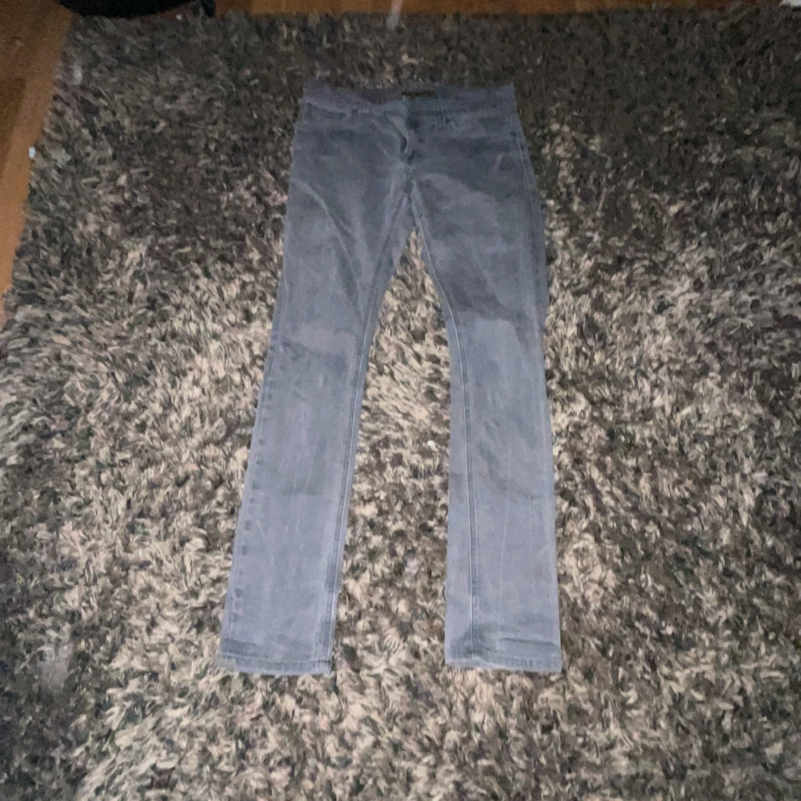 Ljusgrå jeansbyxor från Nudie Jeans - 3