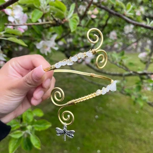 Armcuff  - 🌸Går att böja ut eller in för att få din perfekta passform 🌺 🌸Finns både i silver och guld✨  Gör även customs!! Skicka in bild eller din idé så kan vi nog säkert lösa det 🥰