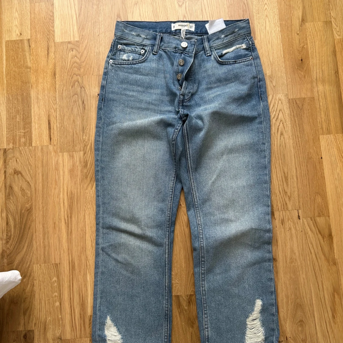 Blå boyfriend/raka jeans från Mango - 2