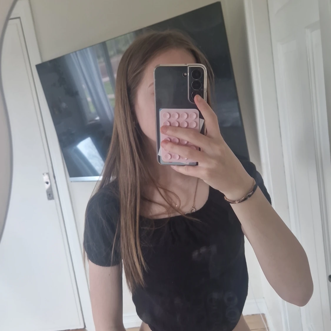 Svart croppad topp med puffärmar från H&M - 1