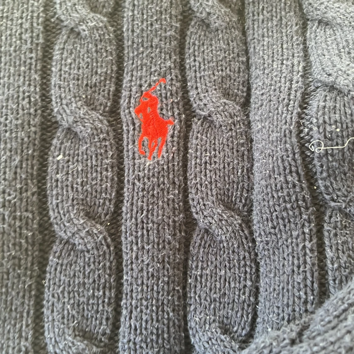 Mörkblå kabelstickad tröja från Polo Ralph Lauren - 1