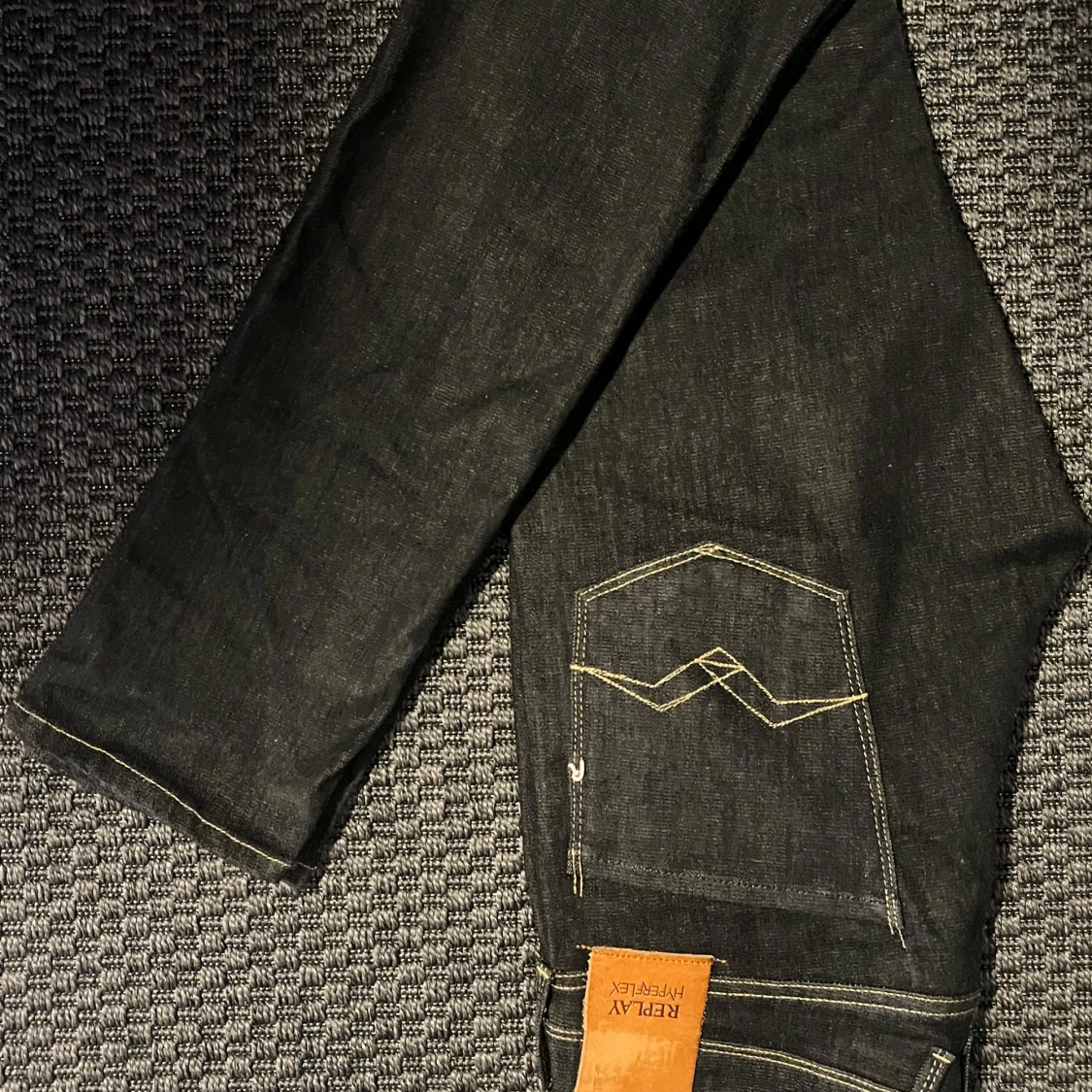 Replay Anbass Hyperflex jeans i svart denim