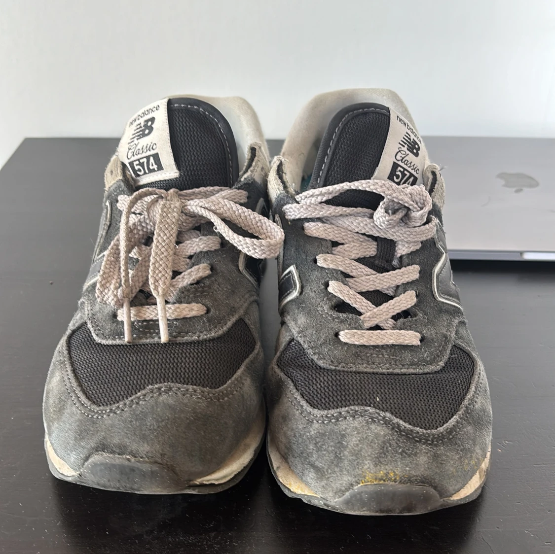 New Balance 574 sneakers i grå mocka - 1