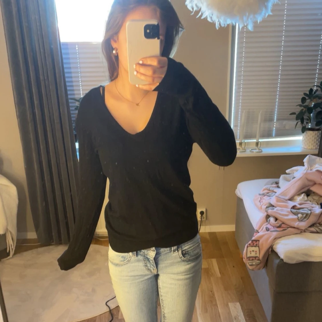 Svart v-ringad tröja - 2