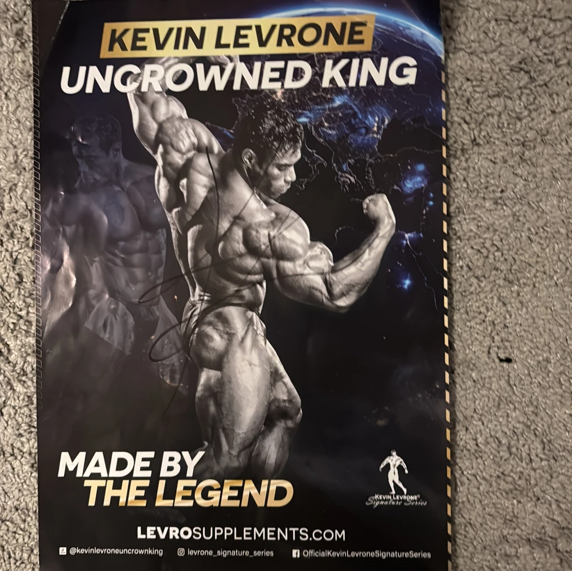 Poster med Kevin levrone signerad av han själv 