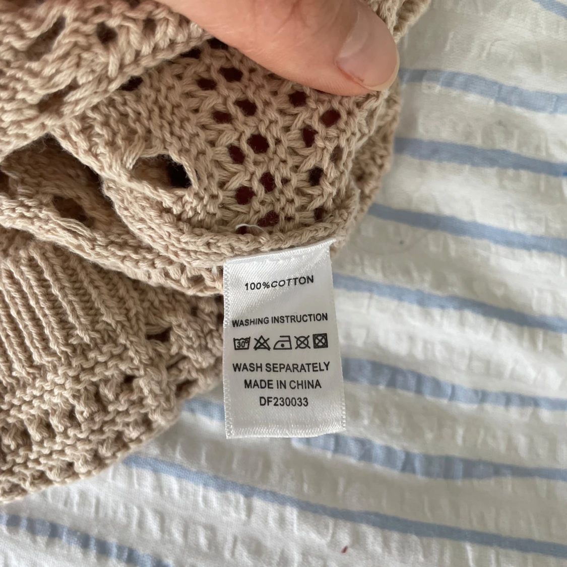 Beige stickad pikétröja från AIIZ - 2