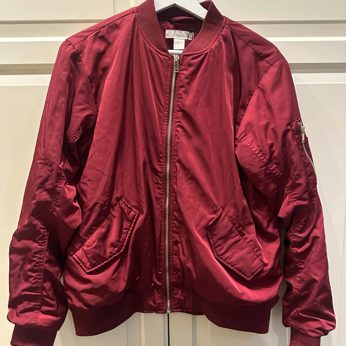 Röd bomberjacka från H&M, strl 38