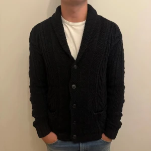 Ralph Lauren Cardigan tröja - - Condition: 9/10 - Color: Black  - Size: S/M - Retail price: 3599 SEK