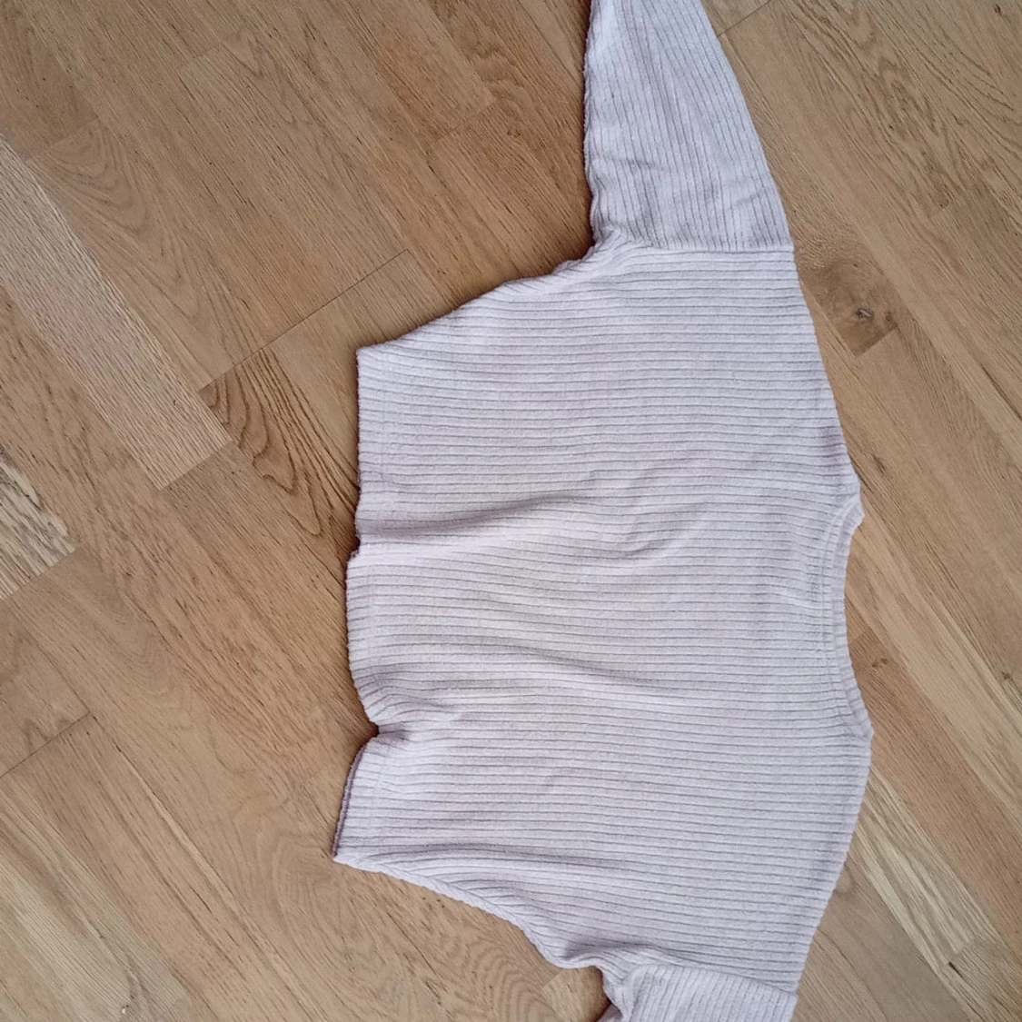 Ljusbeige ribbad tröja från H&M - 1