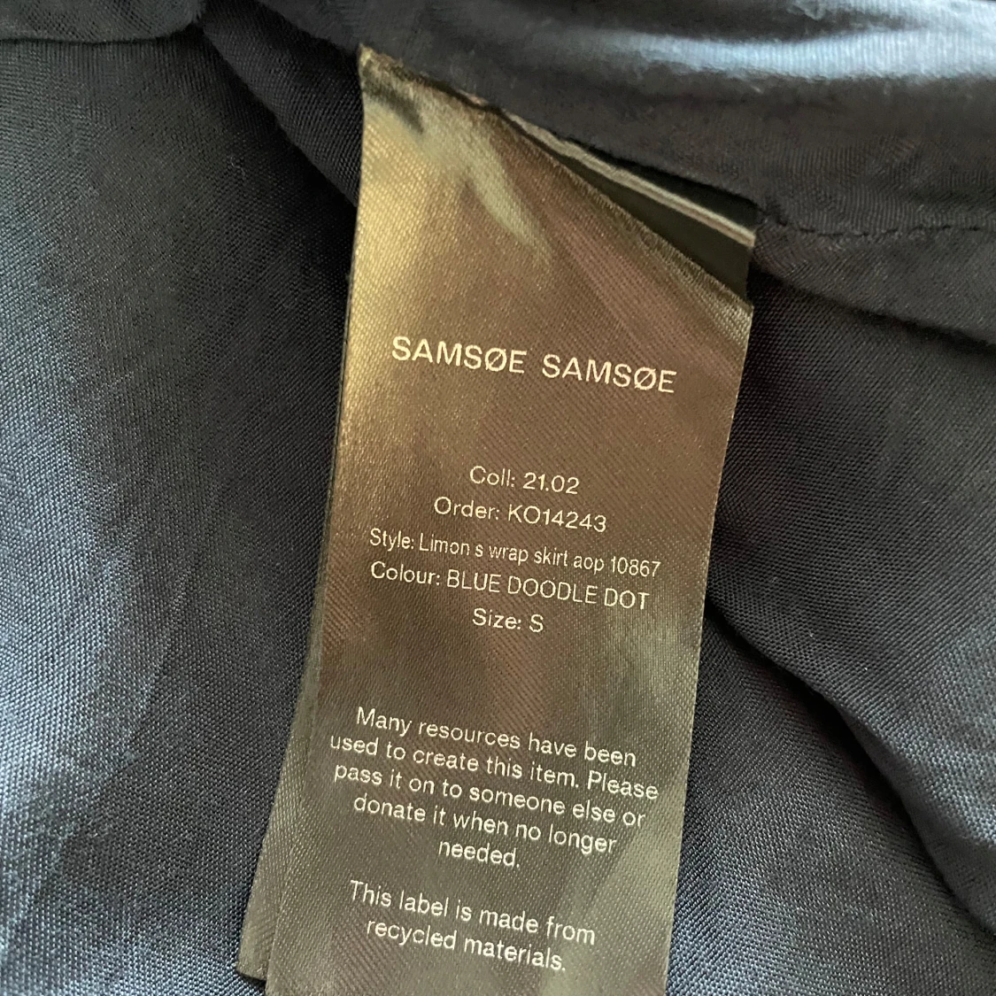 Blå prickig omlottkjol  - 4