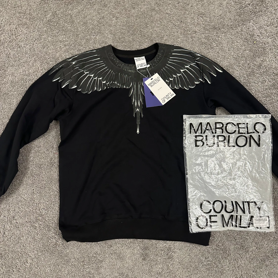 Svart tröja Marcelo Burlon vingar