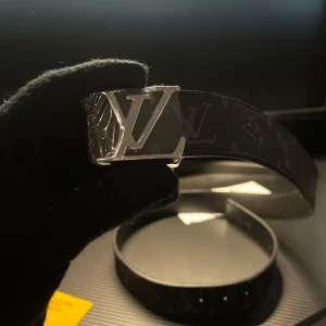 Bälte - Säljer den helt ny med allt box och allt den är helt ny skriv järna om ni är intresserade 😊