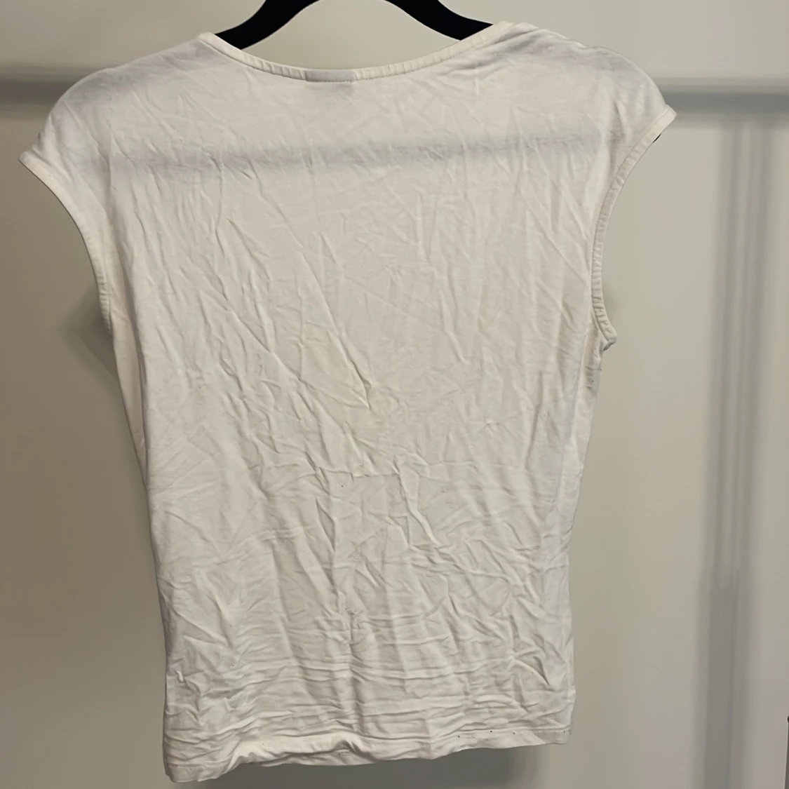 Vit ärmlös topp från Gina Tricot - 1