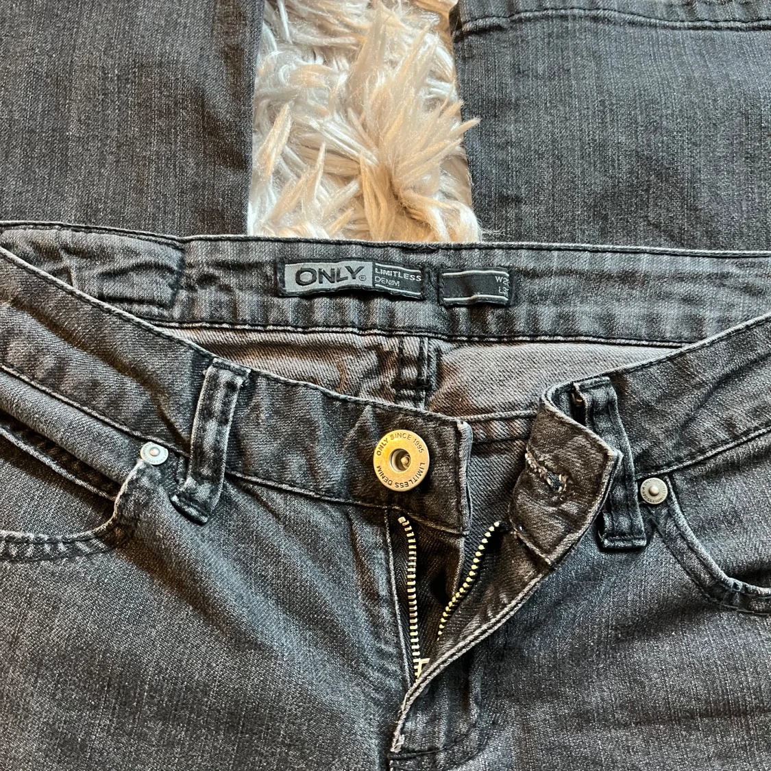 Grå jeans från ONLY Limitless Denim - 2