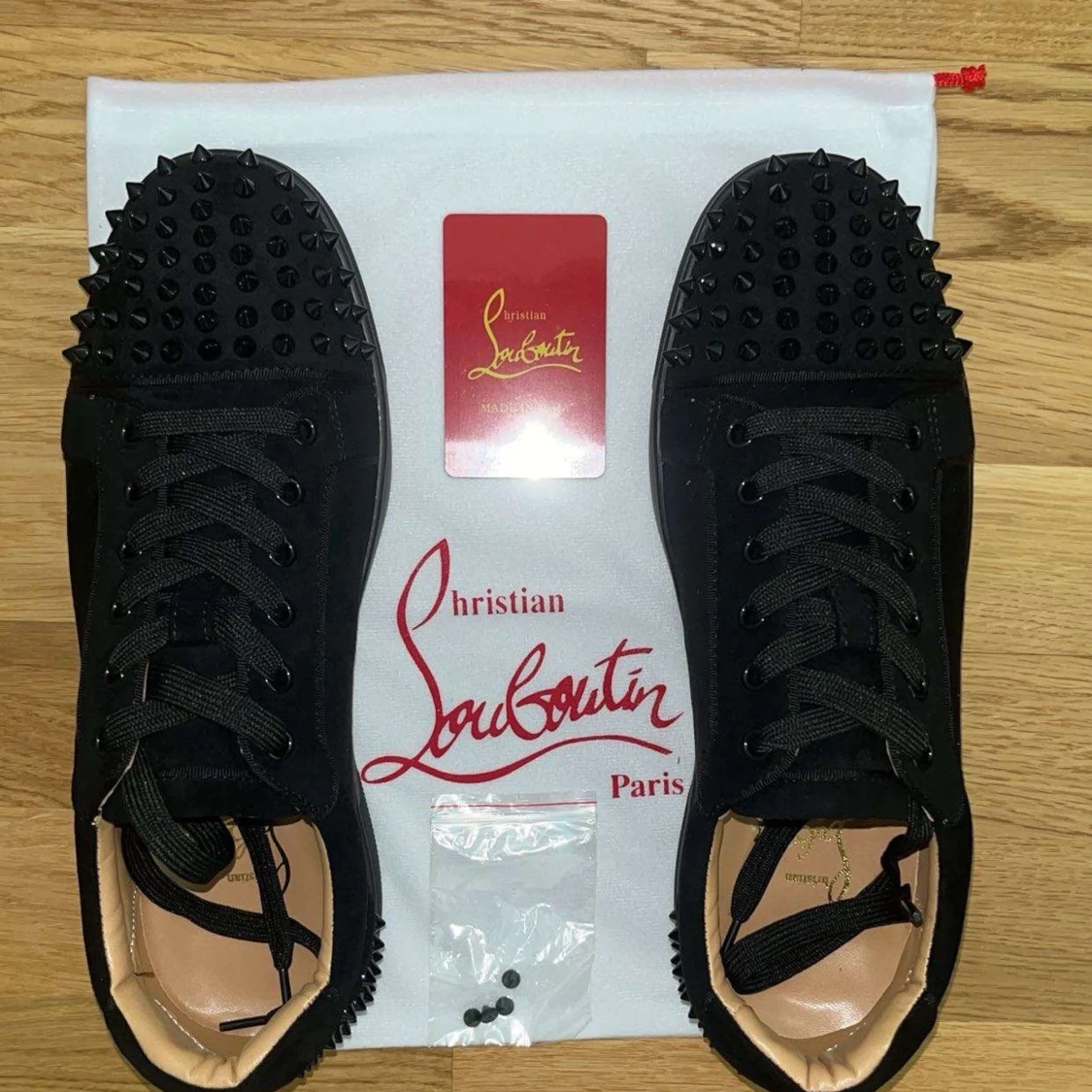 Christian Louboutin svarta sneakers med nitar - 1