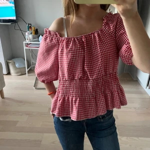Röd topp - Skit snygg topp!! 🥰🥰😍