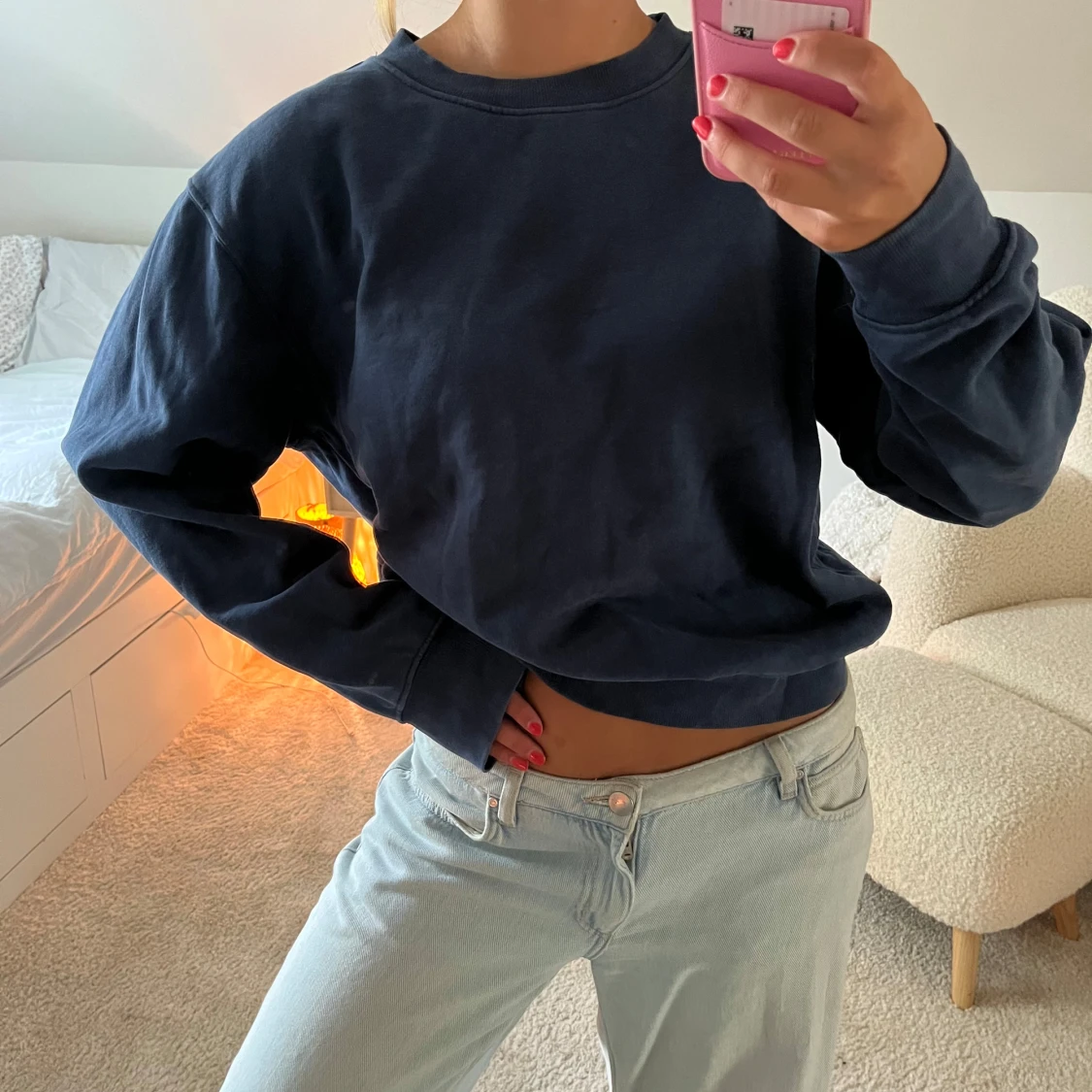 Mörkblå sweatshirt från Weekday