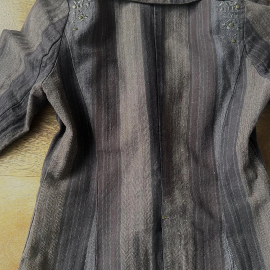 Randig kavaj från Vila i brun och grå - 1