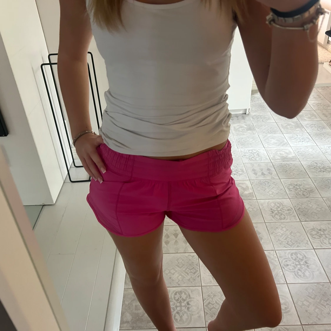 Rosa träningsshorts från Lululemon
