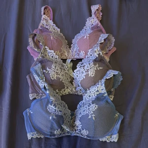 Intimissimi  - Super snygga intimissimi bh:ar dom inte kommit till användning, storlek 75 C 🩷350 kr styck! 