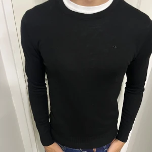 J.lindberg tröja - Snygg j.lindberg tröja i mycket go skick! Inga defekter! Vid minsta fundering kontakta oss ✔️