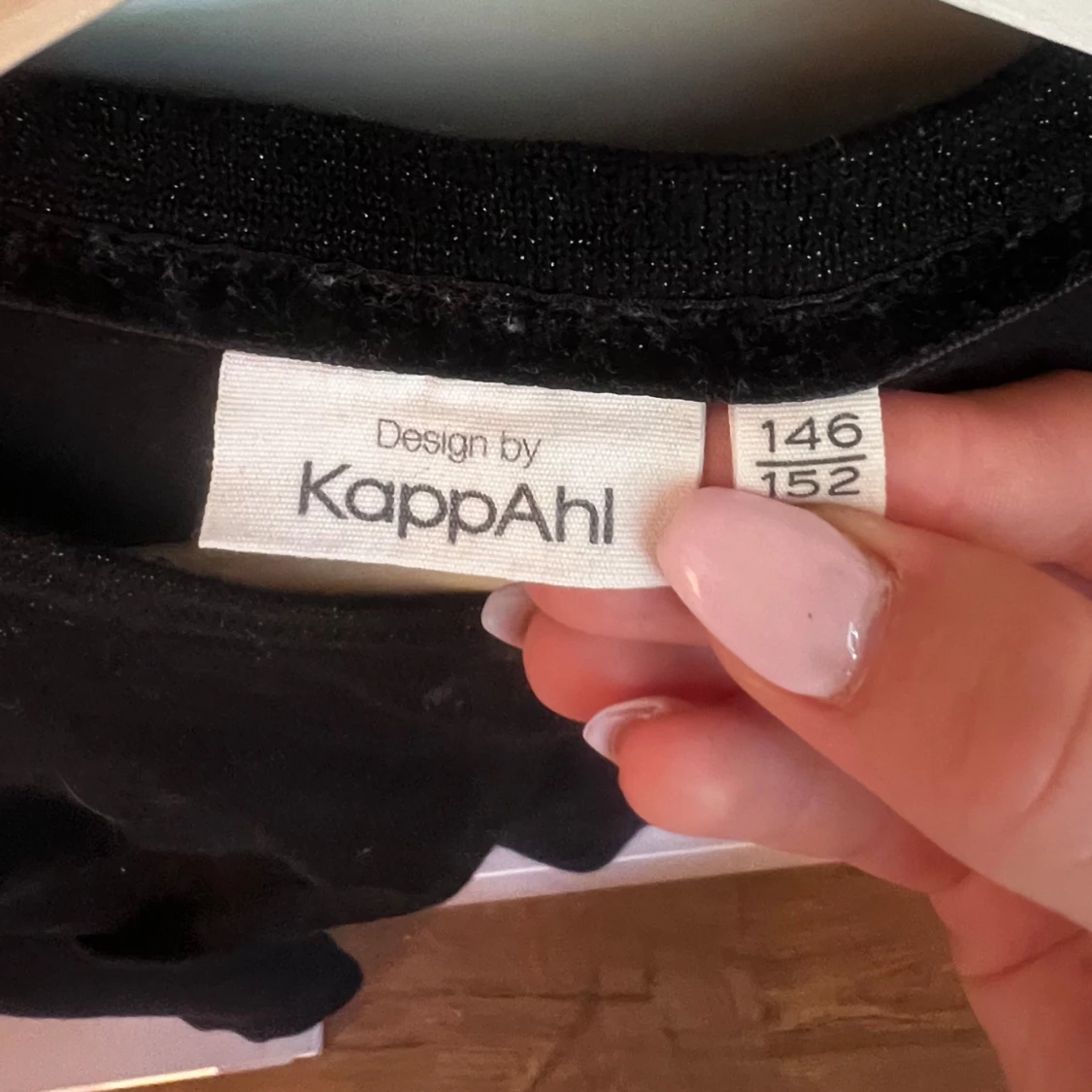 Svart glittrig kofta från KappAhl - 1