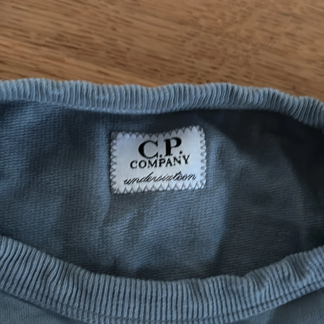 Grå sweatshirt från C.P. Company - 2