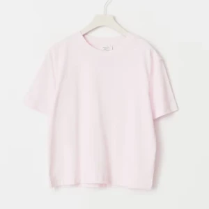 Ljusrosa t-shirt - ljusrosa t-shirt från Gina tricot i modellen basic tee