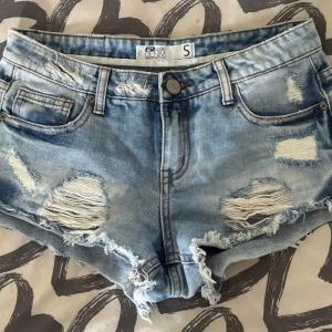 low Rise jeans shorts   - Snygga ljusblå low Rise jeans shorts  