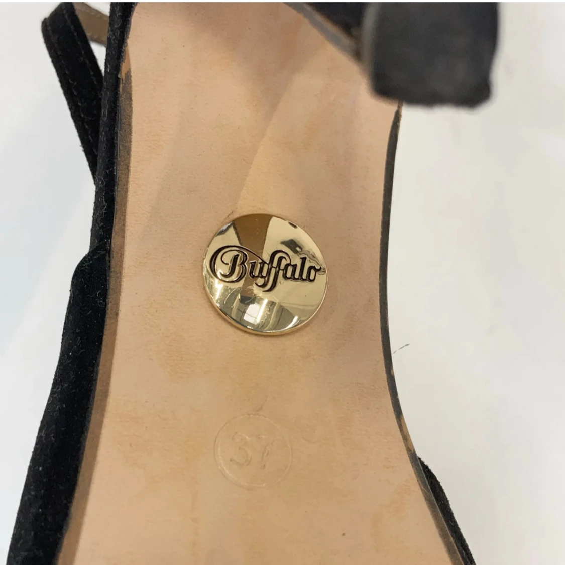 Svarta pumps från Buffalo - 2