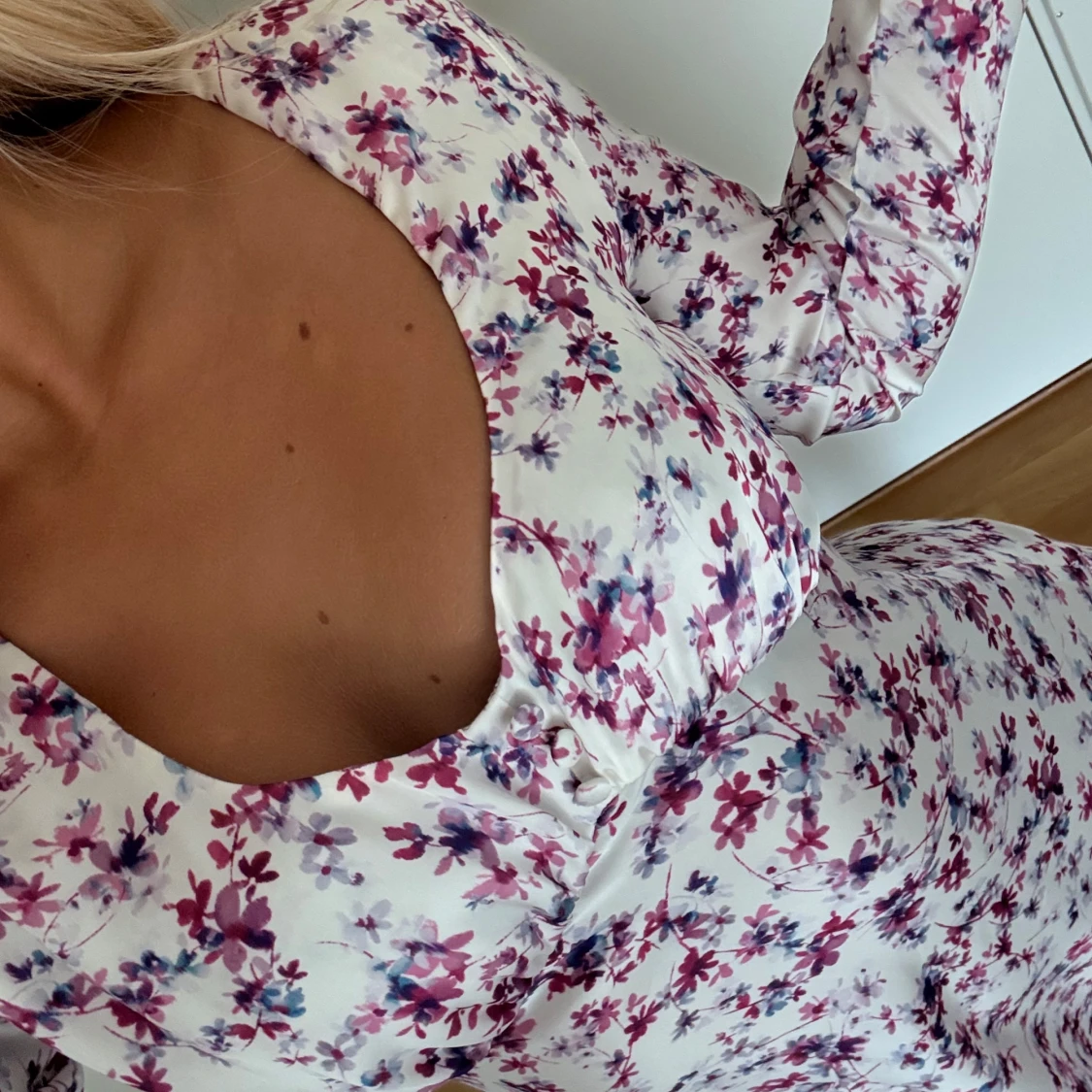 Blommig kortklänning - 1