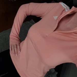 Adidas peach långärmad träningströja - Aldrig använd💕💕