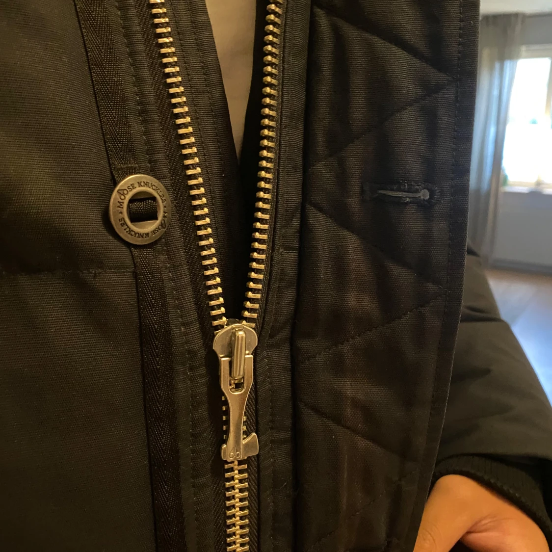 Svart dunjacka Moose Knuckles päls - 1