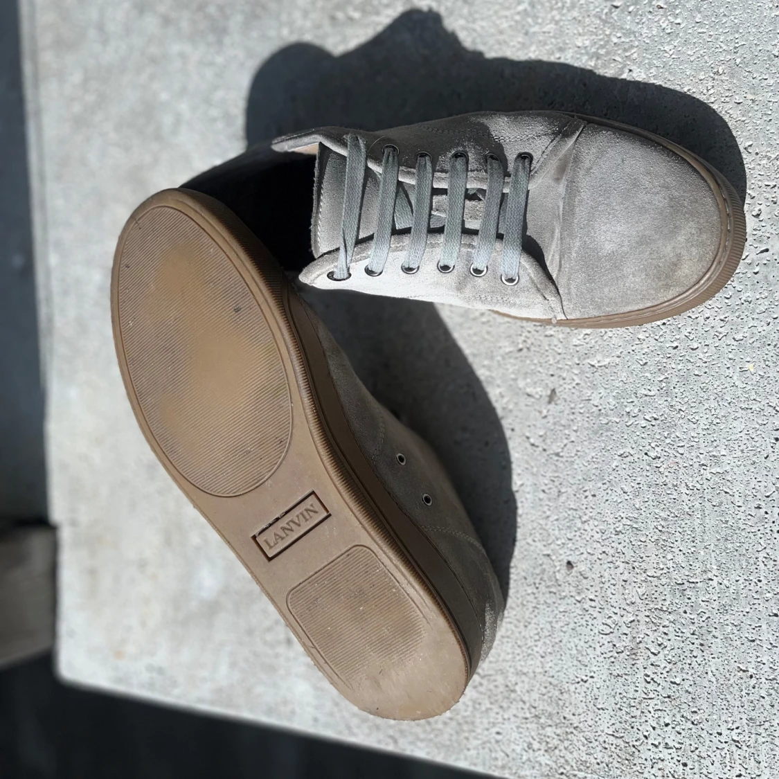 Grå mockasneakers från Lanvin - 2