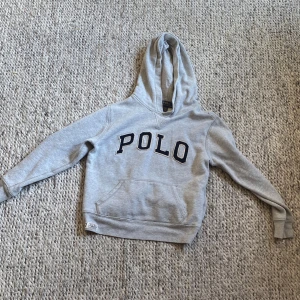 Ralph lauren hoodie  - Ralph lauren hoodie i storlek M (10-12 år)