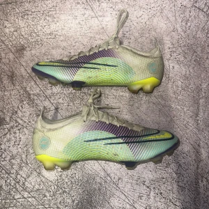 Nike Mercurial vapor 14 elite fg - Rare model (8/10) Condition, very good.