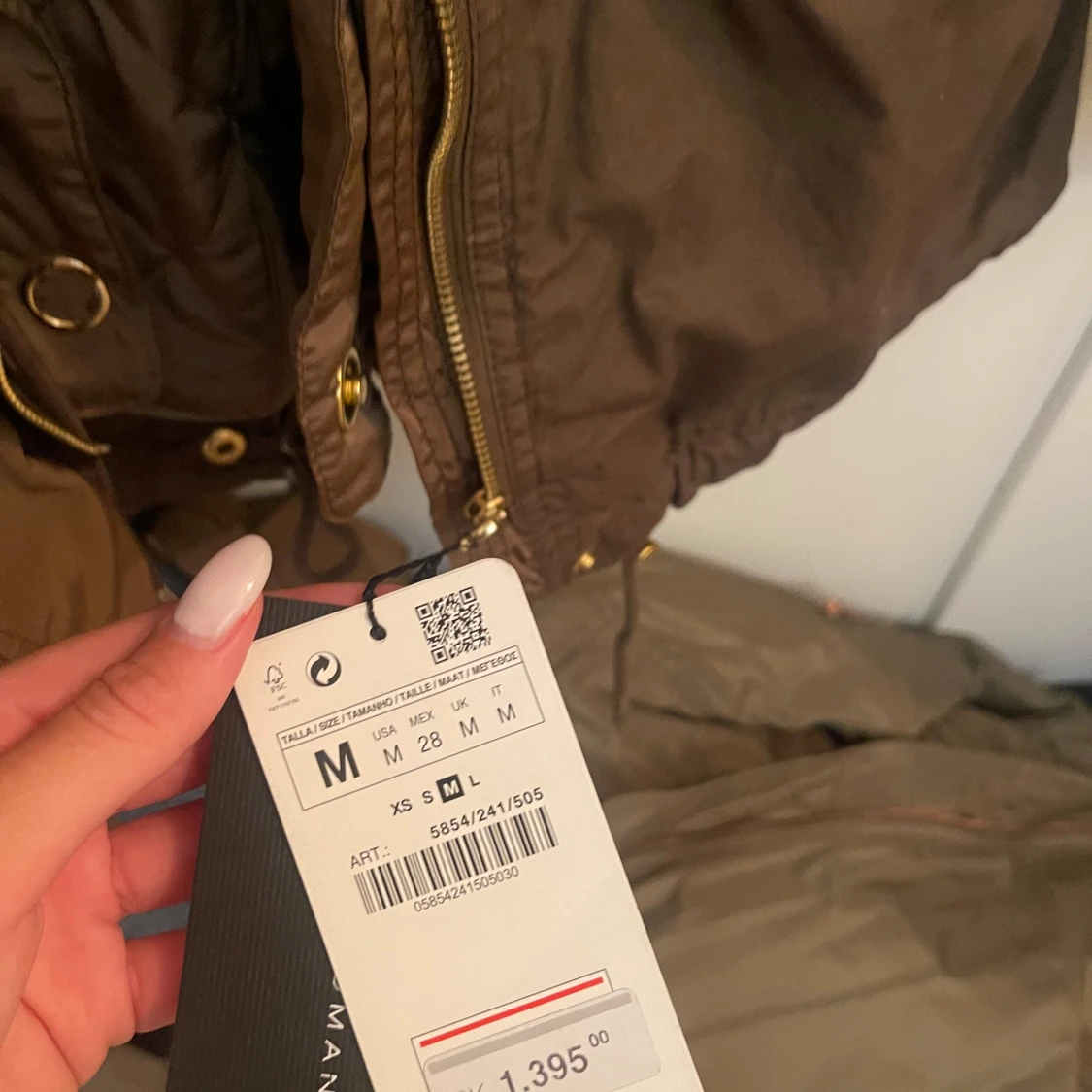 Brun parkajacka med fuskpäls från Mango - 1