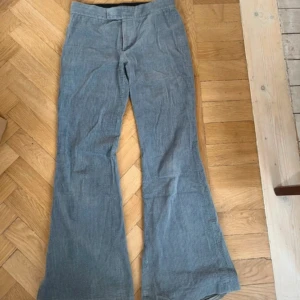 Grå Manchester byxorna  - Grå Lågmidjade Manchester byxor från Zara