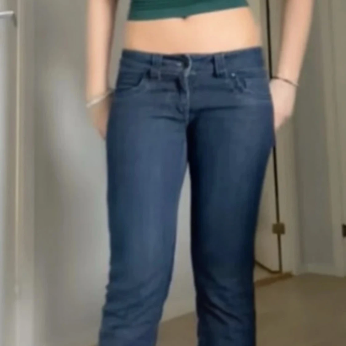 Mörkblå lågmidjade jeans - 2