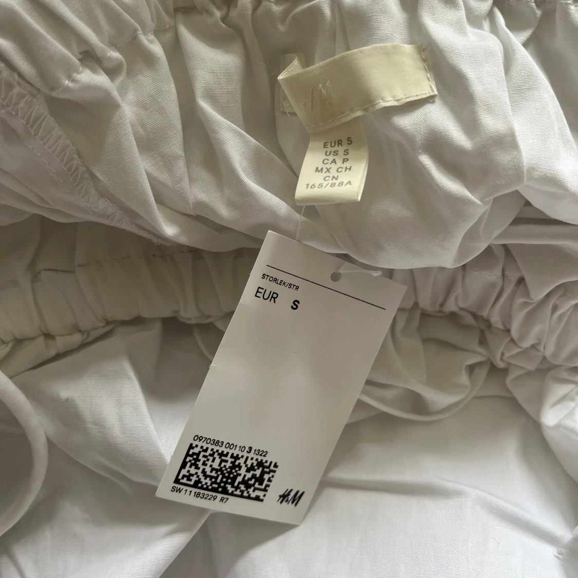 Vit volangklänning från H&M - 1