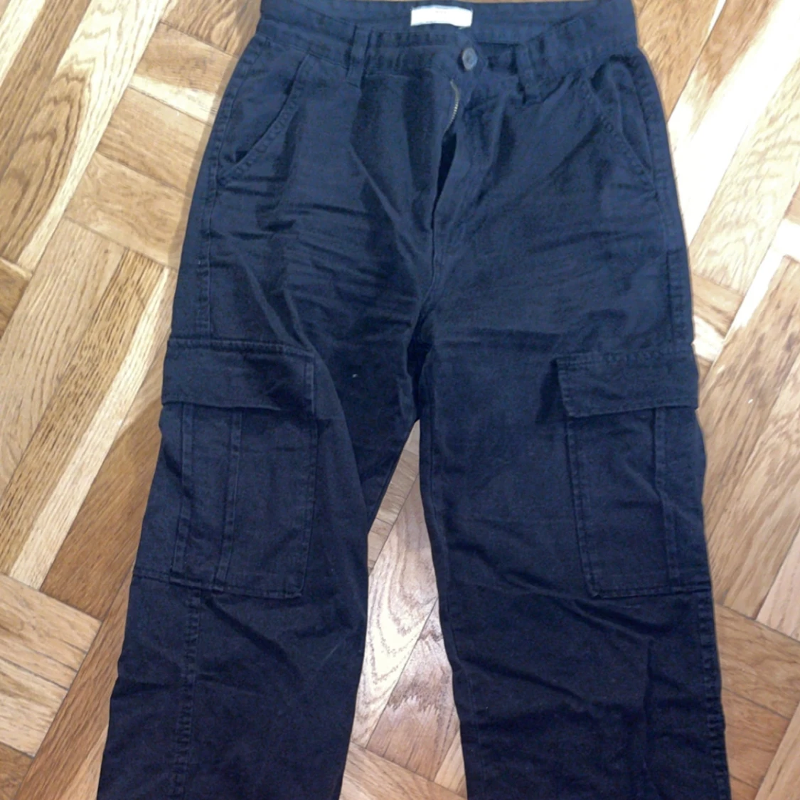 Svarta cargopants från asos