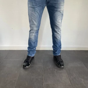 Replay ANBASS jeans 33/34 - Replay ANBASS Jeans | Pris: 499kr| Storlek:W33 L34| Skick: 9,8/10| Hör av dig vid minsta lilla fundering eller fråga|