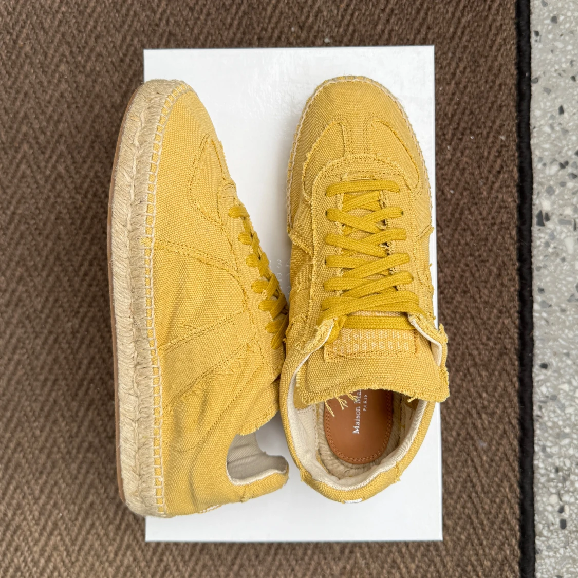 Maison Margiela Espadrilles Gula sneakers i canvas