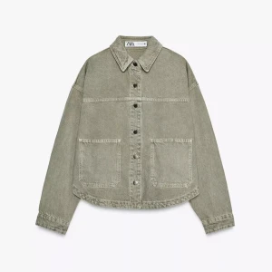 Zara grön jeans jacka - Kommer inte till användning. Har två st. Perfekt till sommaren!🥹😍